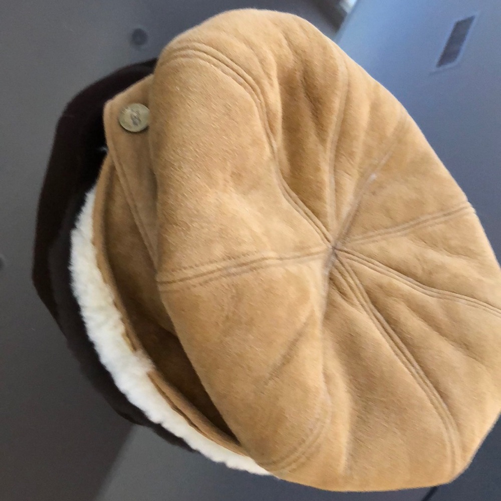 Ugg sheepskin wool hat page boy tan